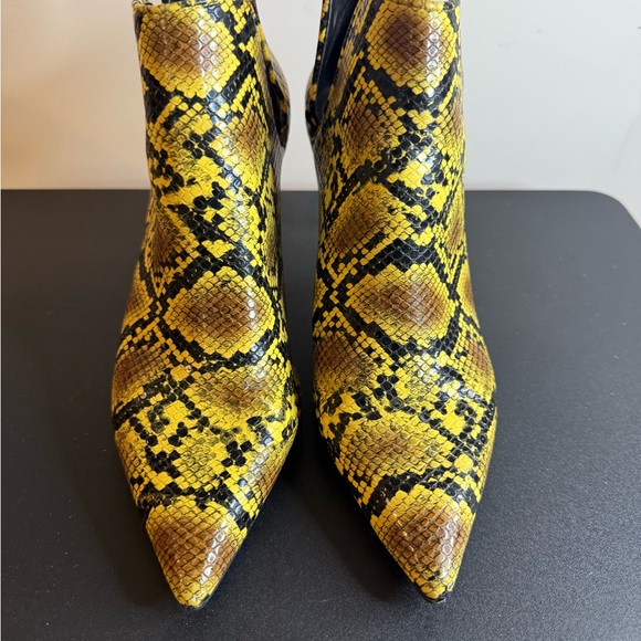 Zara Yellow Snake Print Heels - Picture 2 of 4